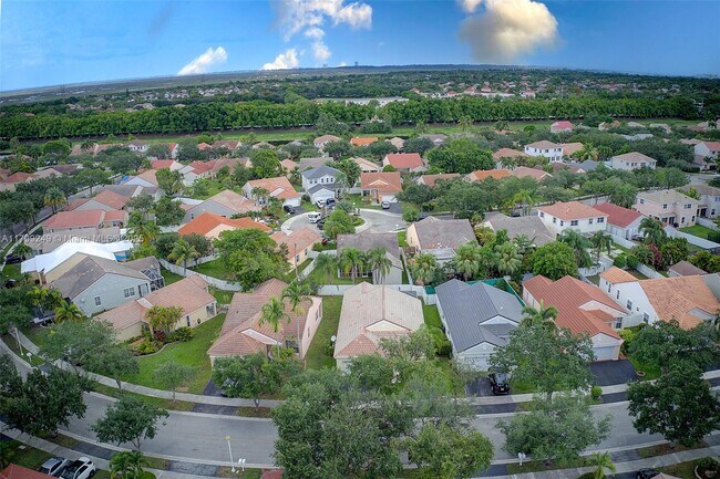 Building Photo - 824 Sand Creek Cir
