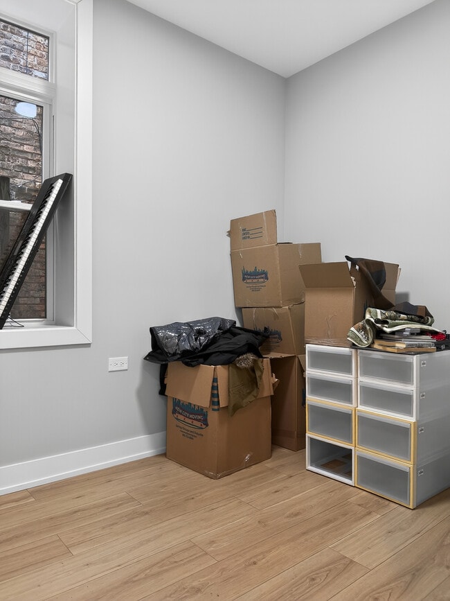 Building Photo - 2818 W Fletcher St