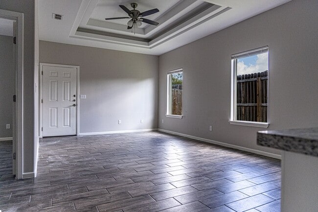 Building Photo - 5808 Sandpiper Ave