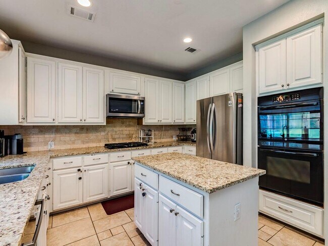 Building Photo - 5847 Back Bay Ln