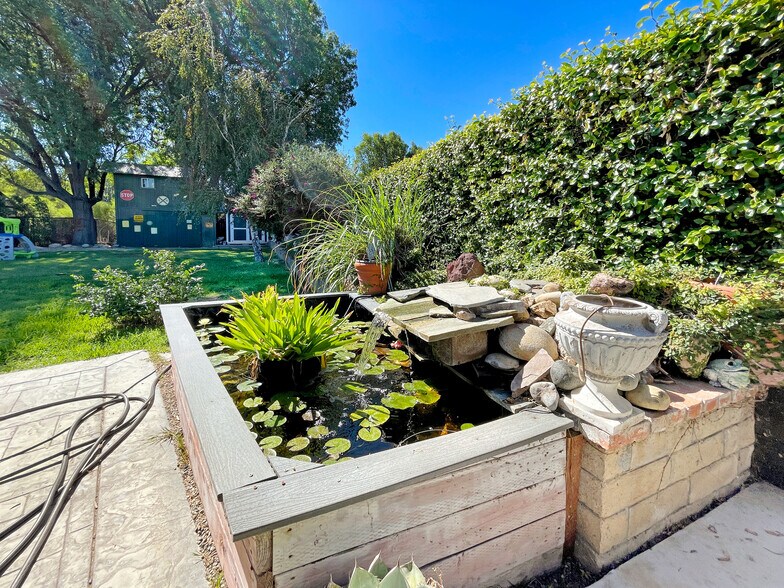 Building Photo - 2611 Willow Ct