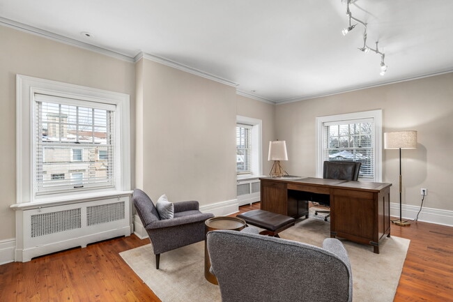 Building Photo - 5135 Ellsworth Ave