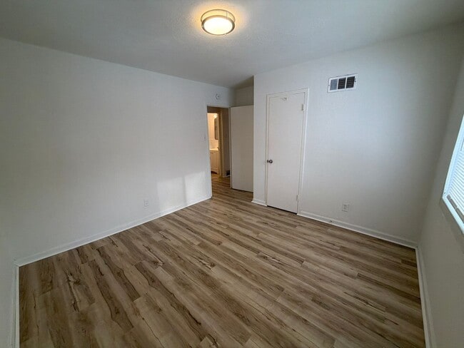 Building Photo - Newly Rehabbed 2 bed in Jennings