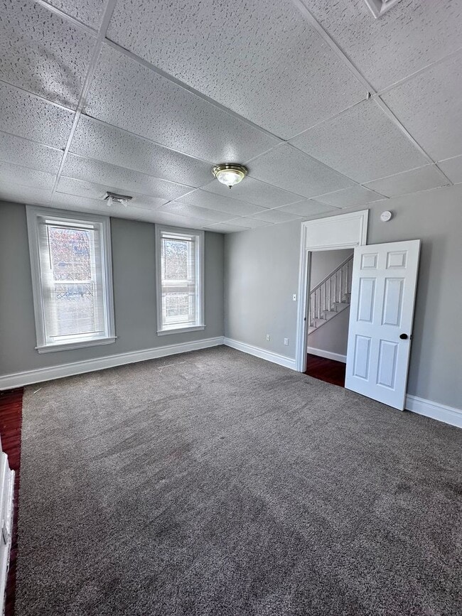 Building Photo - 2 W Stiegel Street