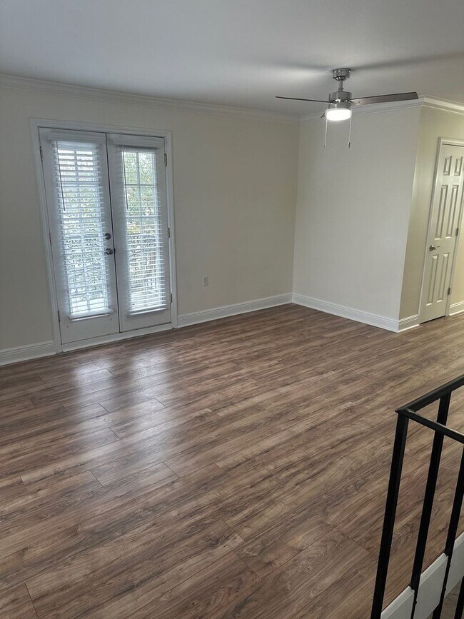 Building Photo - 3008 5th St