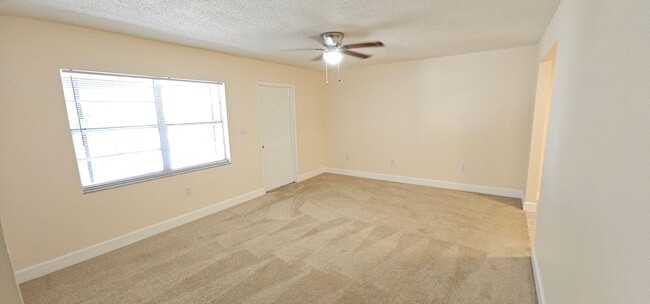 Building Photo - 2nd floor 1 bed/1 bath Unit in Sandlewood ...