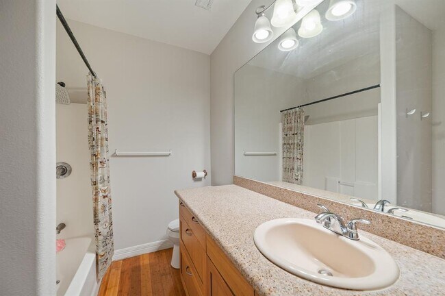 Building Photo - 13819 Lakeview Meadow Dr