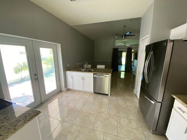 Building Photo - 4/3 Kissimmee Home with Guest-Suite