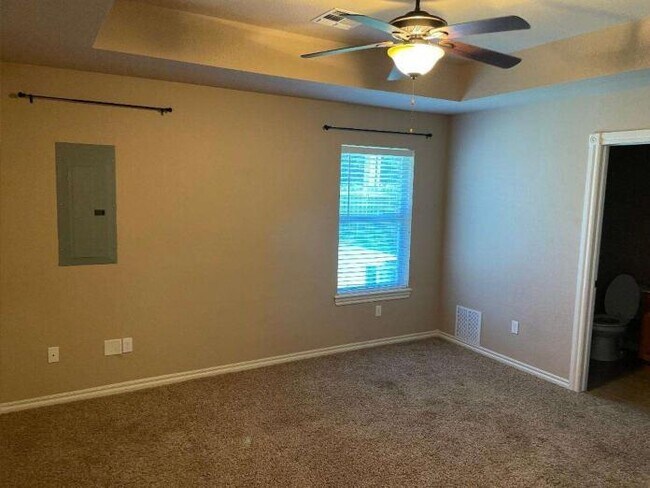 Building Photo - 2513 SW E Ave