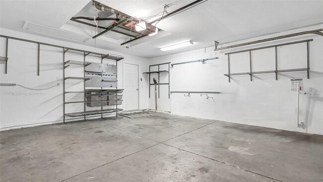 Building Photo - 9918 Hartwell Bridge Cir
