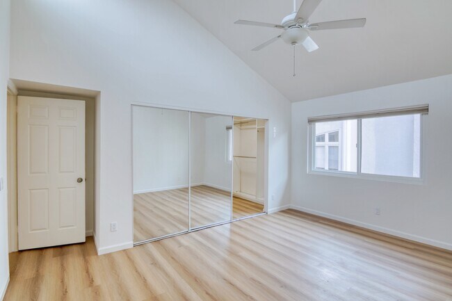 Building Photo - 938 18th St