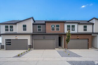 Building Photo - RES_VANDERBEEK_4702