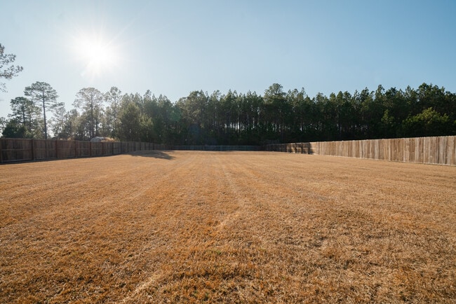 Building Photo - 59 Forest St NE