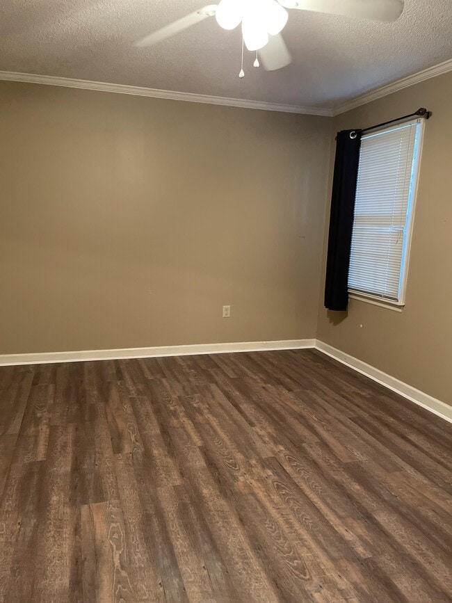 Building Photo - 163 Bent Tree Dr