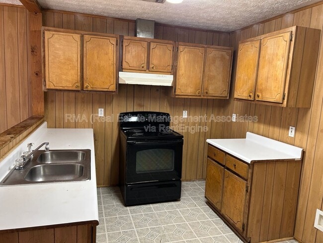 Building Photo - 543 N 9th St