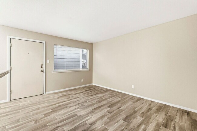 Building Photo - 309 Stratford St