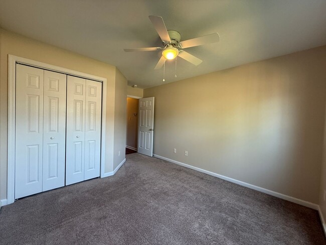 Building Photo - Spacious 3 BR/2BA Home + Formal Dining Roo...