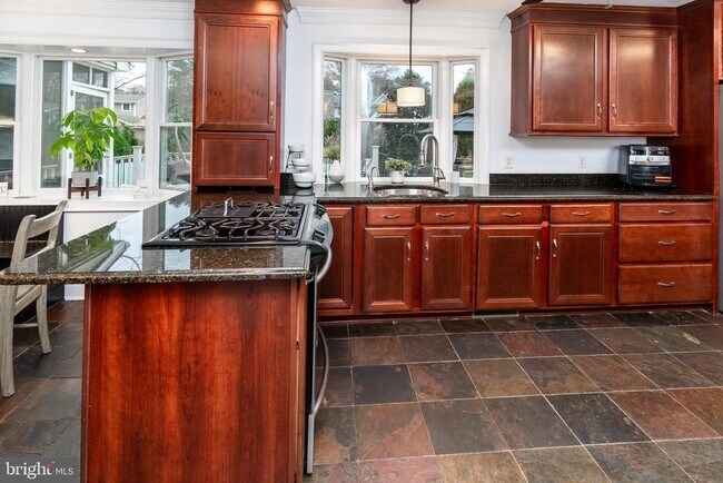 Building Photo - 24 Camelia Ct