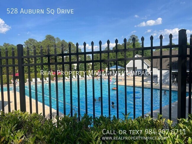Building Photo - 528 Auburn Square Dr