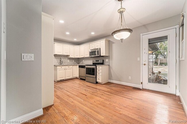 Building Photo - 1630 Normandy Rd