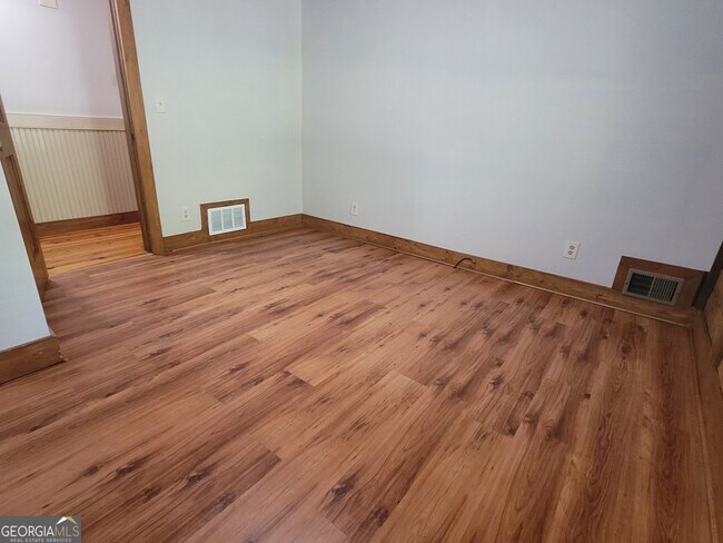 Building Photo - 2391 Booth Cir