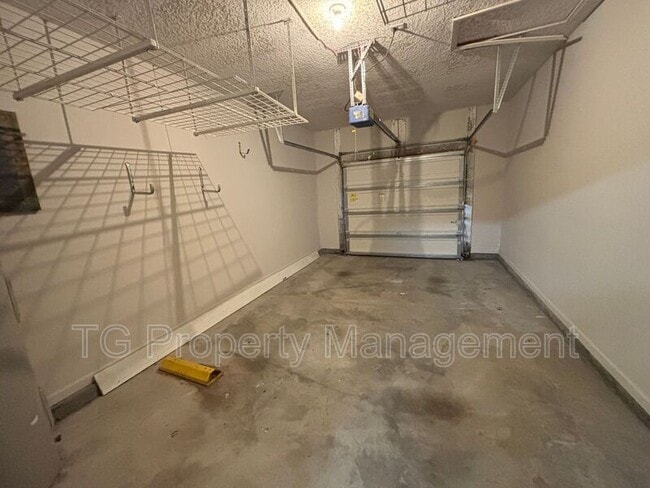 Building Photo - 196 Leese Dr