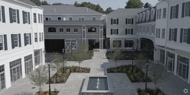 Building Photo - Heights Crossing