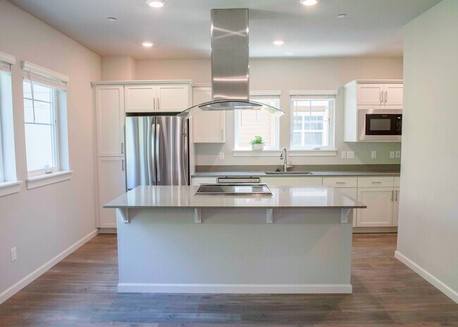 Building Photo - 12003 SE High Creek Rd