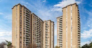 Building Photo - Stunning Apartment with Amazing View & All...
