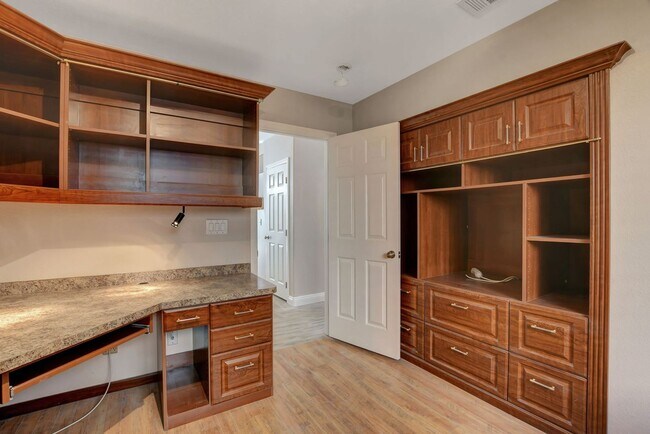 Building Photo - FOR RENT Palm Canyon