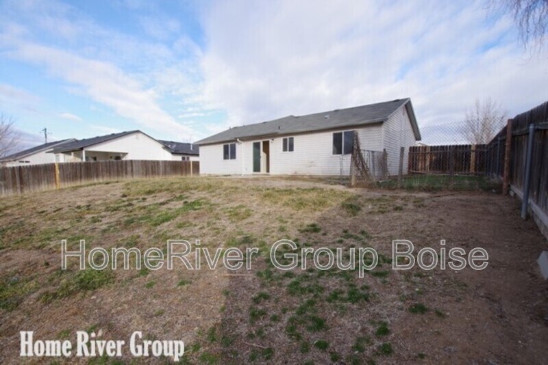 Building Photo - 793 Triumph Dr