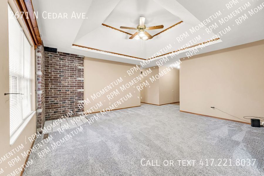 Building Photo - 2671 Cedar Ave