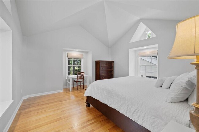 Building Photo - Spacious Home with Fenced Yard Exclusive Access to Hethwood Amenities