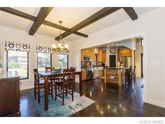 Building Photo - Amazing Home in Broken Arrow