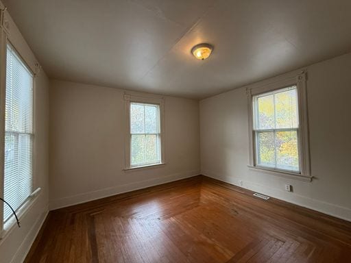 Building Photo - 3-Bedroom House with Laundry and SunRoom Close to University of Washington