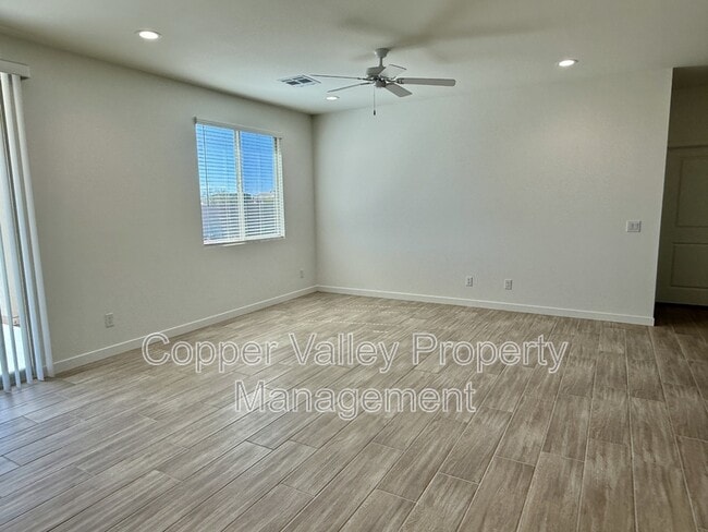 Building Photo - 40516 N 3rd Ave