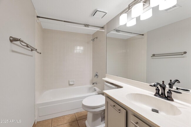 Building Photo - 7950 E Starlight Way
