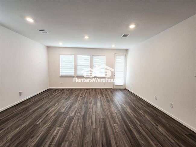 Building Photo - 7230 Greenbriar Bnd Ct