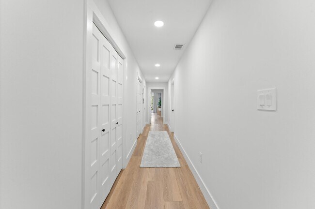 Building Photo - 10826 Moonlight Dr