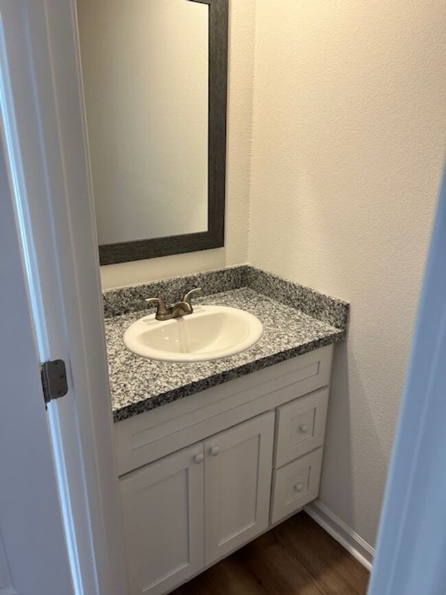 Building Photo - 964 Waterford Ln