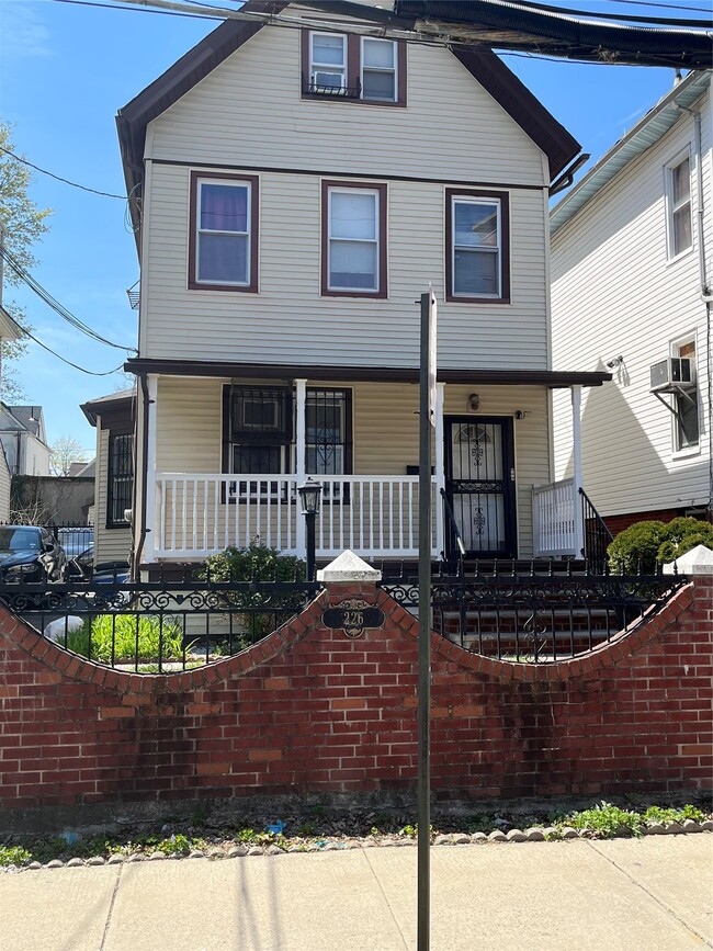 Primary Photo - 226 S 9th Ave