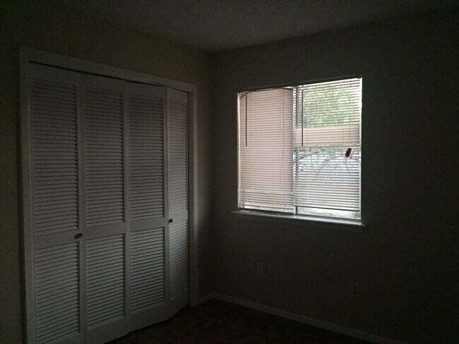 Building Photo - Great Rental!