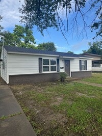 Building Photo - 3 Bed / 1 Bath in Trumann Available Now.