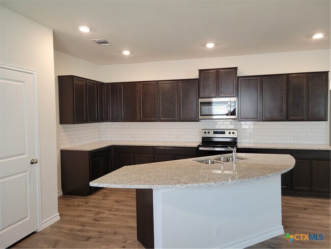 Building Photo - 613 Great Plains