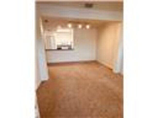 Building Photo - Palm Estates 2/2