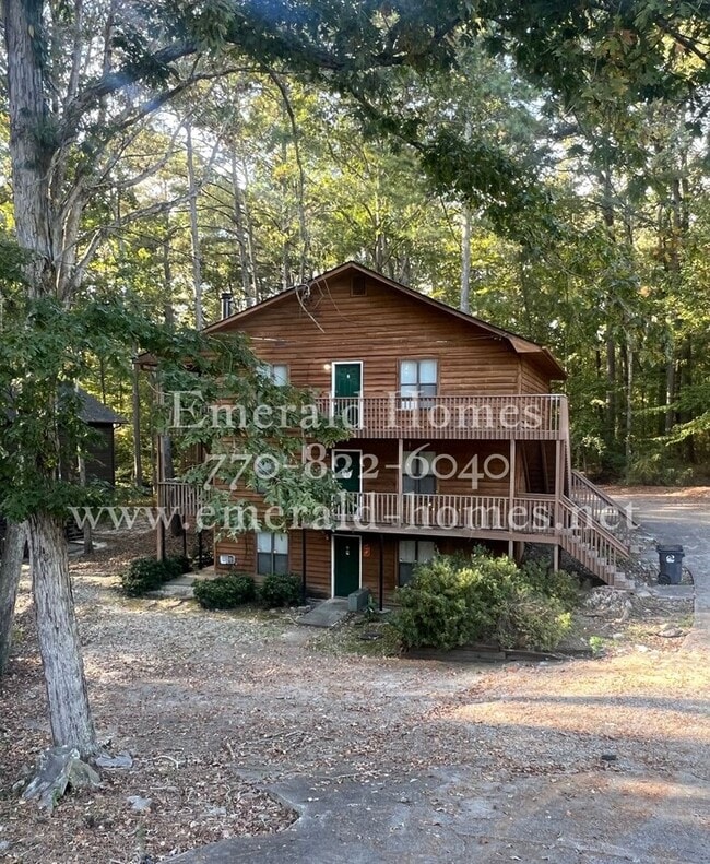 Building Photo - READY NOW! Top-Floor 2 Bedroom, 2 Bath Uni...