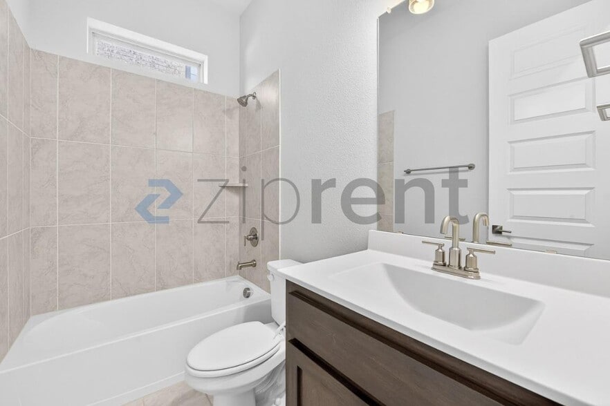 Building Photo - 1713 Friendship Ln