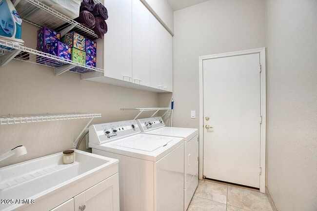 Building Photo - 7726 S El Camino Dr