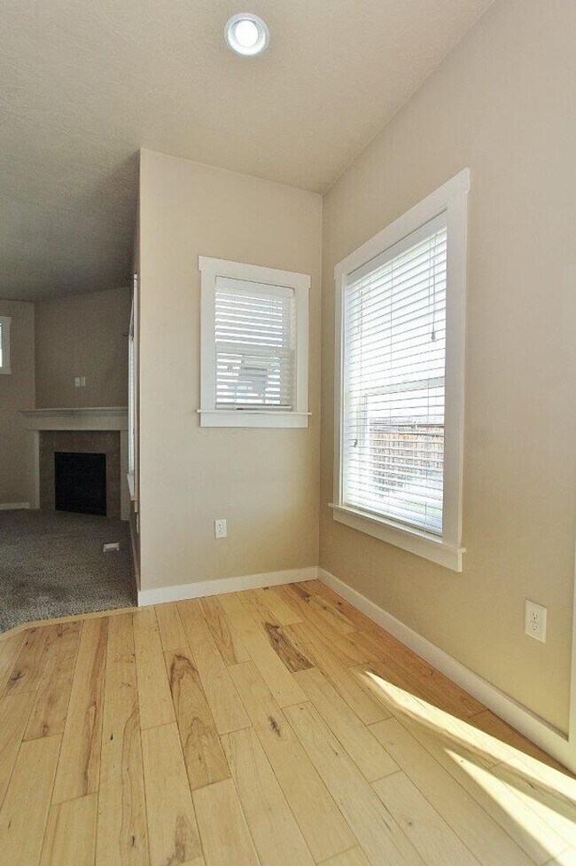Building Photo - Immaculate home nestled in SE Boise