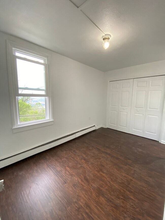 Building Photo - Available MAY 2026 - Updated 3 Bed, 2 Bath Home w/ Open Living & Outdoor Space!